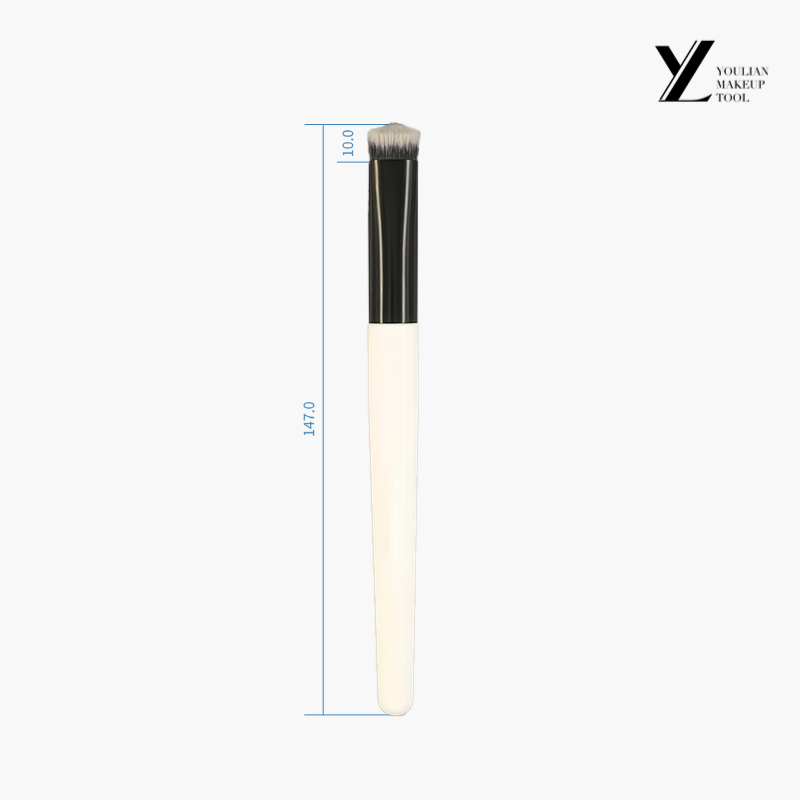 Berus Concealer Segitiga